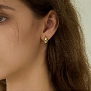 Pebble Stud Earrings